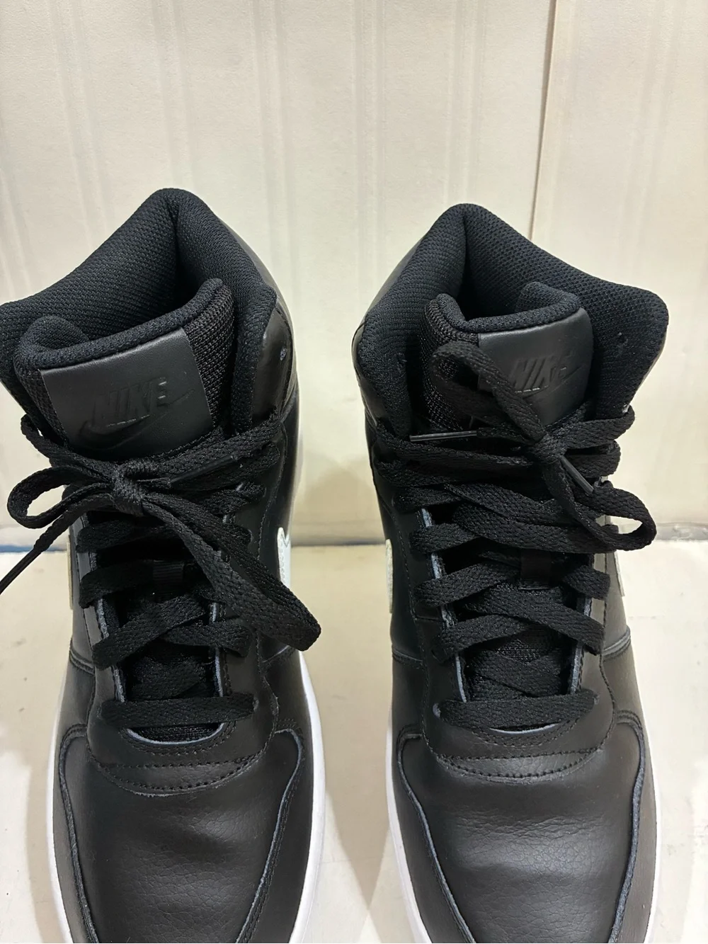 Nike sleek high